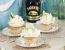 „Für die umwerfende Freundin” Baileys Original Cupcake mit Matchatee
