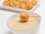 Erdnuss-Suppe mit Erdäpfelpralinen