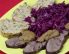 Gedünsteter Hirschbraten mit Rotkraut und Preiselbeerbirne