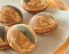 Mini-Krapfen mit Kräutern und Ziegenfrischkäse