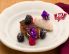 Zitronen-Veilchen-Sorbet mit Schokoladenbiskuite