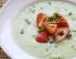 Frühlingszwiebelschaumsuppe mit Ingwer und Pfeffer-Erdbeeren