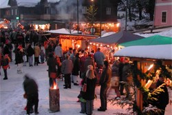 Glühwein, Maroni und Vanillekipferl