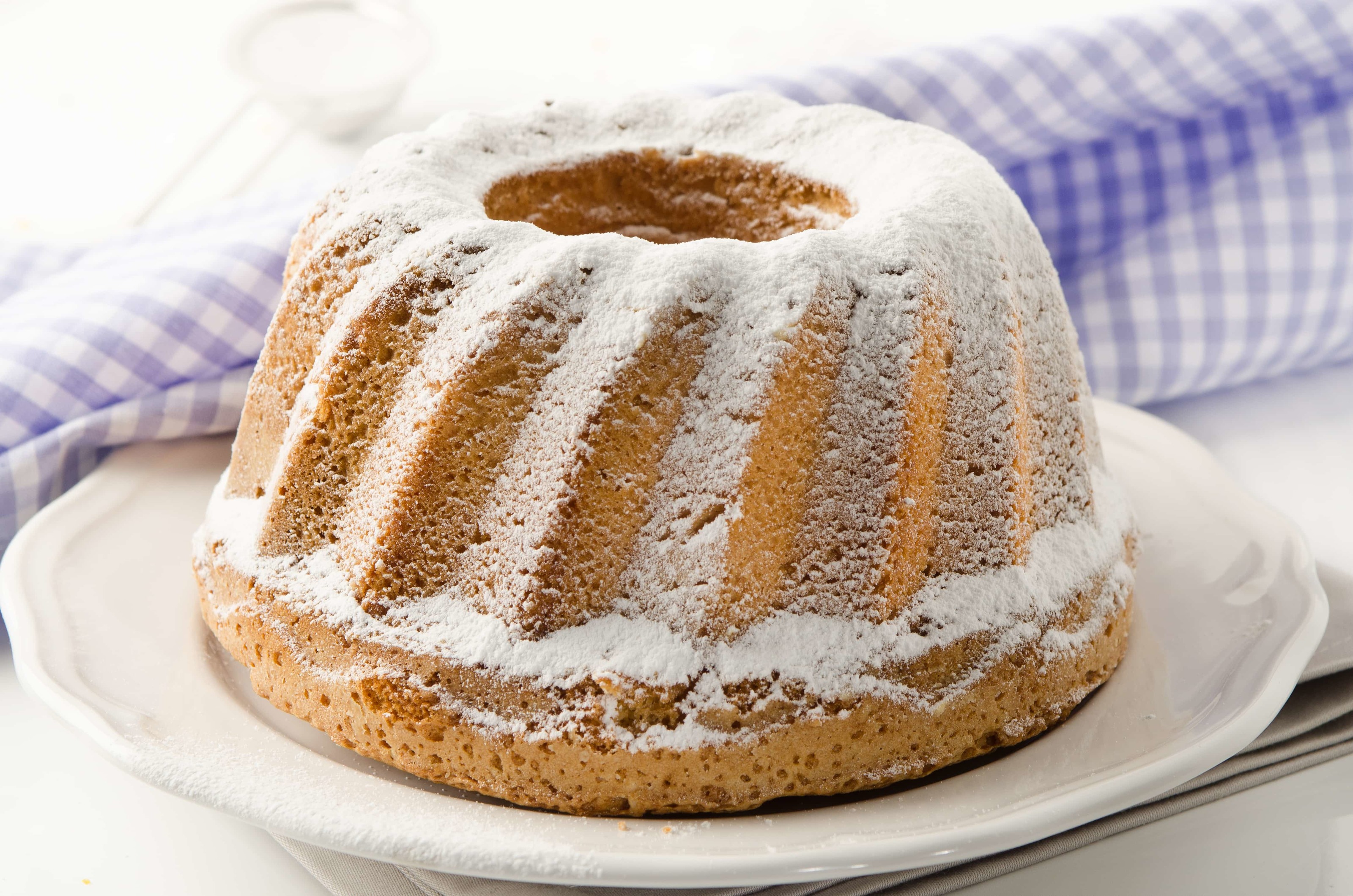 Kuchen perfekt backen: So bleibt er innen durch und wird außen nicht zu dunkel