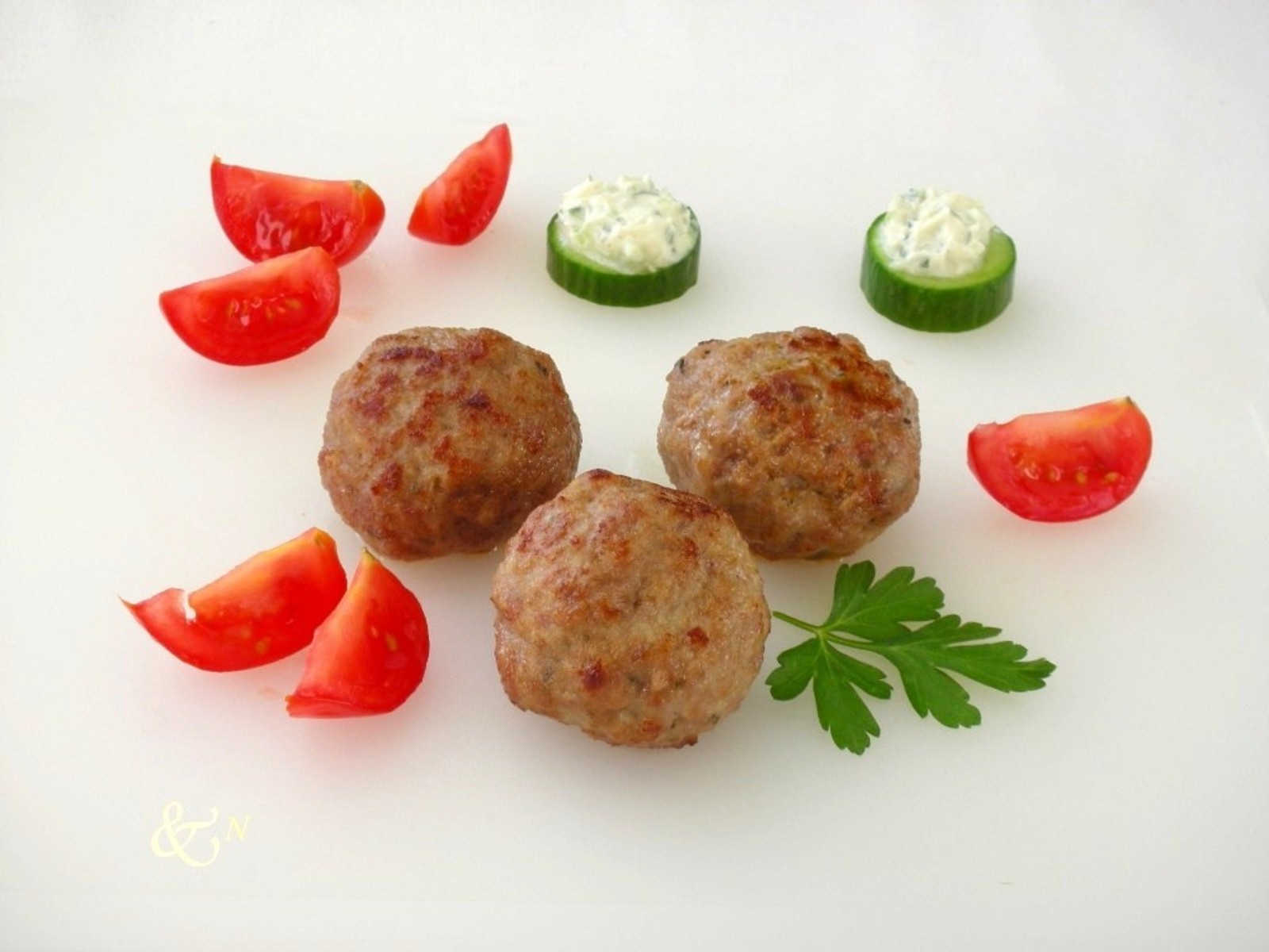 Feine Fleischbällchen aus der User-Küche - ichkoche.de Feine Fleischbällchen aus der User-Küche - ichkoche.de