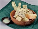 Gemüsetempura mit Wasabi-Mousseline