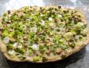 Flammkuchen mit Jungzwiebeln und Tofu