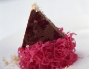 Blunzen-Kuchen mit rosa Weinkraut