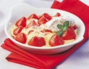 Gratinierte Erdbeeren mit Cremefine-Krokant-Nockerln
