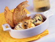 Safranäpfel mit Blauschimmelkäse überbacken