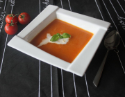 Einfache Paradeisersuppe