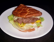 Burger mit Cloudbread-Buns