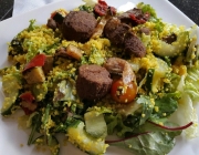 Couscous-Salat mit Falafel