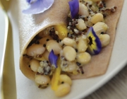 Dinkelpastaröllchen mit Quinoa und Bohnen