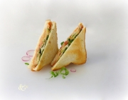 Schinken-Käsetoast mit Zucchini und Rucola