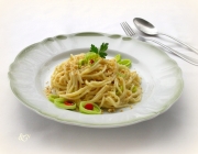 Spaghetti mit Lauch und Mandel-Gorgonzola-Sauce