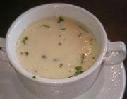 Frühlings-Knoblauch-Suppe