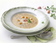 Knoblauchsuppe auf Burgenländischer Art