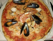 Pizza alle vongole (Pizza mit Muscheln)