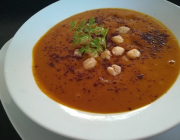 Kürbis-Suppe mit Kichererbsen