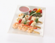 Gegrillte Meeresfrüchte & Shrimps Spieße mit orientalischem Grillgemüse