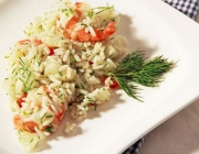 Pikanter Dill-Reissalat mit Garnelen aus dem Dampfgarer