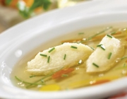 Topfennockerl als Suppeneinlage