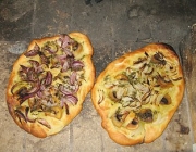 Focaccia mit Pilzen, Lauch und Zwiebel