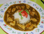 Hühnerfiletstücke in Curry-Soße