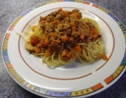 Spaghetti mit Fleisch-Gemüse-Sauce
