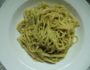 Spaghetti mit scharfer Avocadosauce