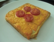 Cheddar-Tomaten-Toast