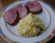 Geselchtes mit Erdäpfelpüree