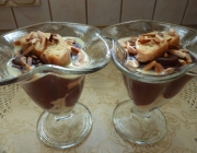 Schokolade-Mandel-Pudding mit Eierlikör-Cantuccini