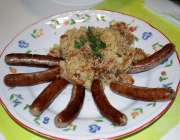 Schwammerl-Couscous mit Rostbratwürstchen