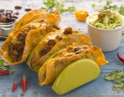 Selbstgemachte Tacos mit Bohnenfüllung