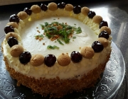 Amarena-Mohn-Torte