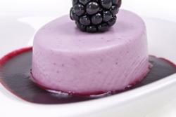 Brombeer-Dessert