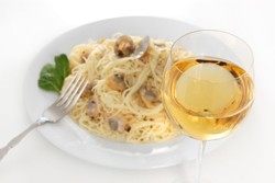 Weinglas mit Pasta