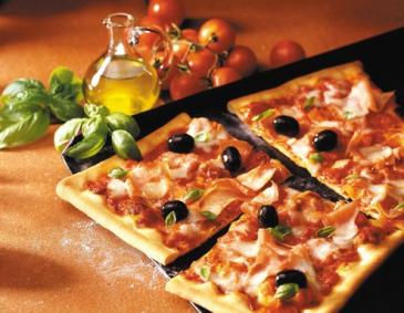 Bunte Familienpizza