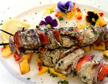 Fischspieß mit Tarator-Sauce