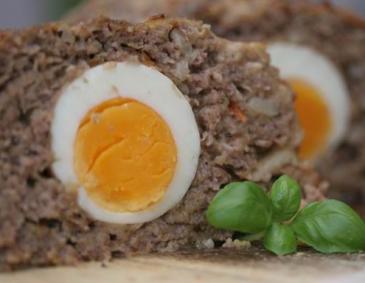 Gefüllter Faschierter Braten mit Ei