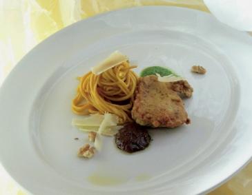 Piccata vom Seeteufel mit Walnussspaghetti und Rucolapesto