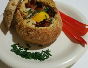 Frühstücksei im Körbchen