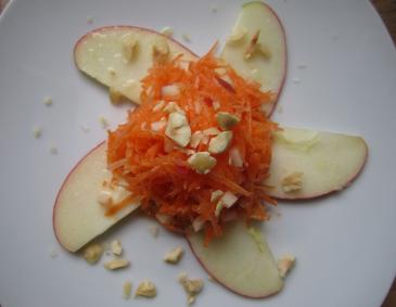 Karotten-Apfel-Rohkost
