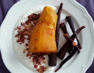Lila Rüben und Süßkartoffeln mit Knoblauchsauce