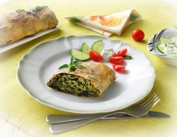 Blätterteigstrudel mit Spinat-Käse-Füllung