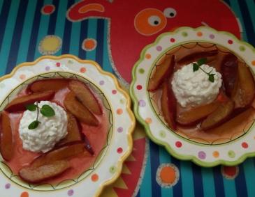 Hüttenkäse mit Zwetschkenkompott - geeignet für Diabetiker