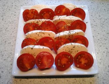 Mozzarella-Tomaten Caprese
