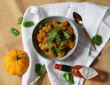Veganer Kürbis-Curry-Eintopf mit Mango